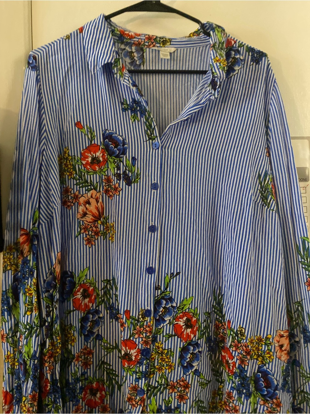 Source Unknown Blue and White Striped Floral Button-Down Shirt